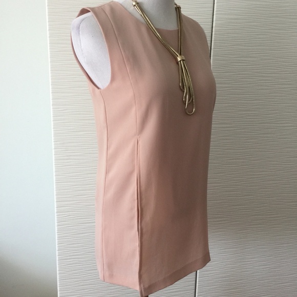 Kenneth Cole Blush Top With Gold Neck - Picture 3 of 7